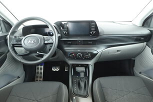 Intérieur avant de l'habitacle depuis le siège arrière