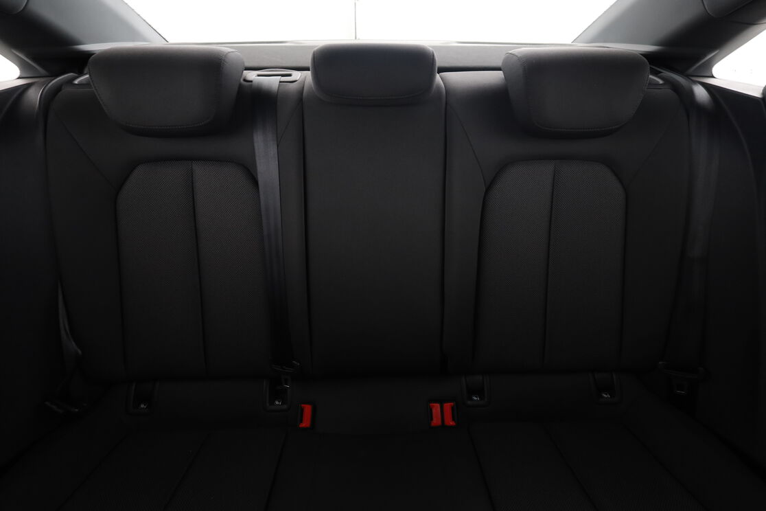 Intérieur sièges arrière depuis le côté conducteur