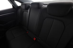 Intérieur côté conducteur depuis le siège arrière