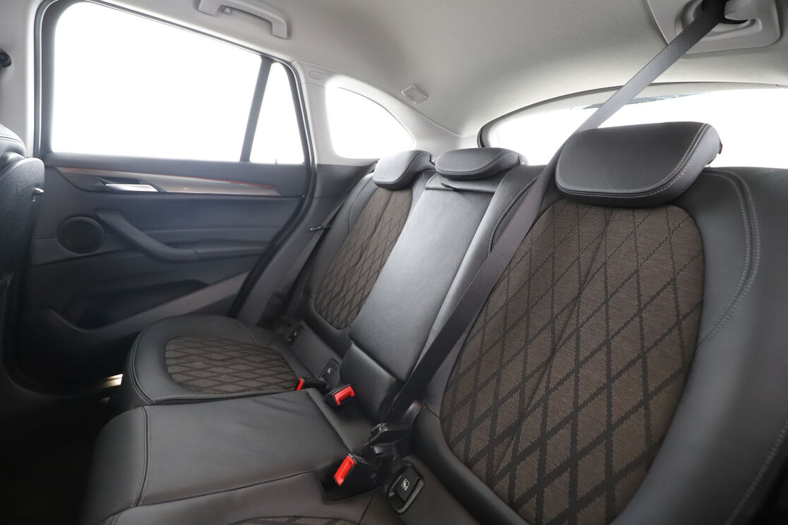 Intérieur sièges arrière depuis le côté conducteur