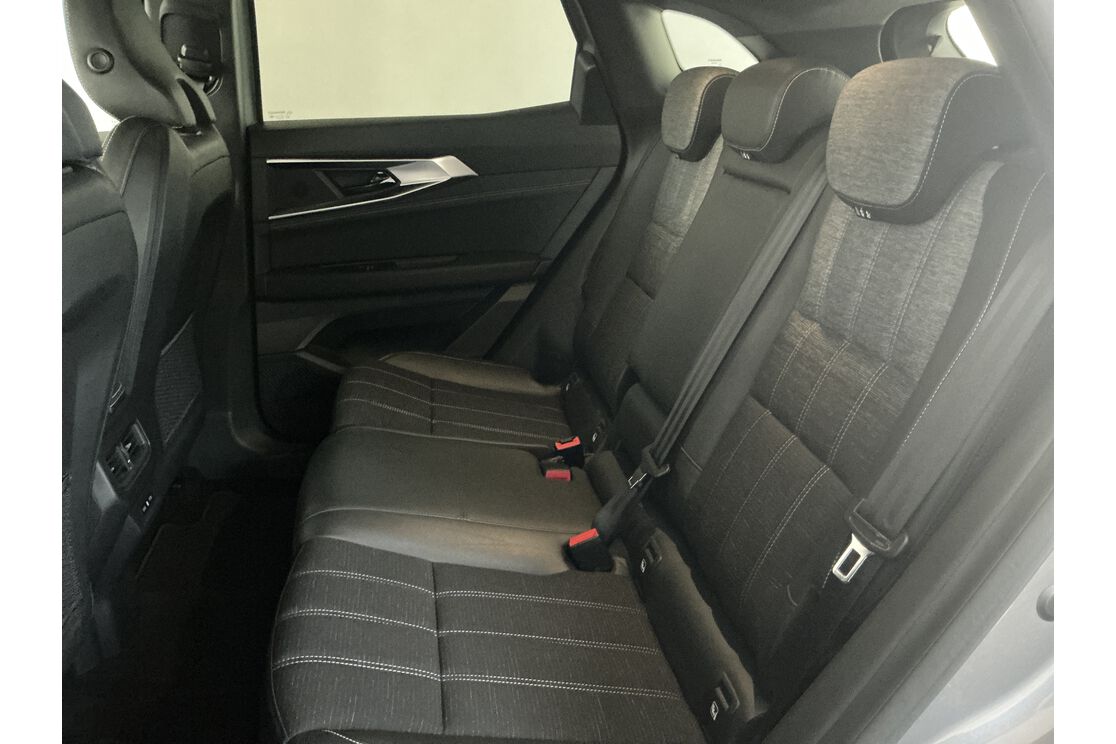 Interno sedili posteriori, dal lato guidatore