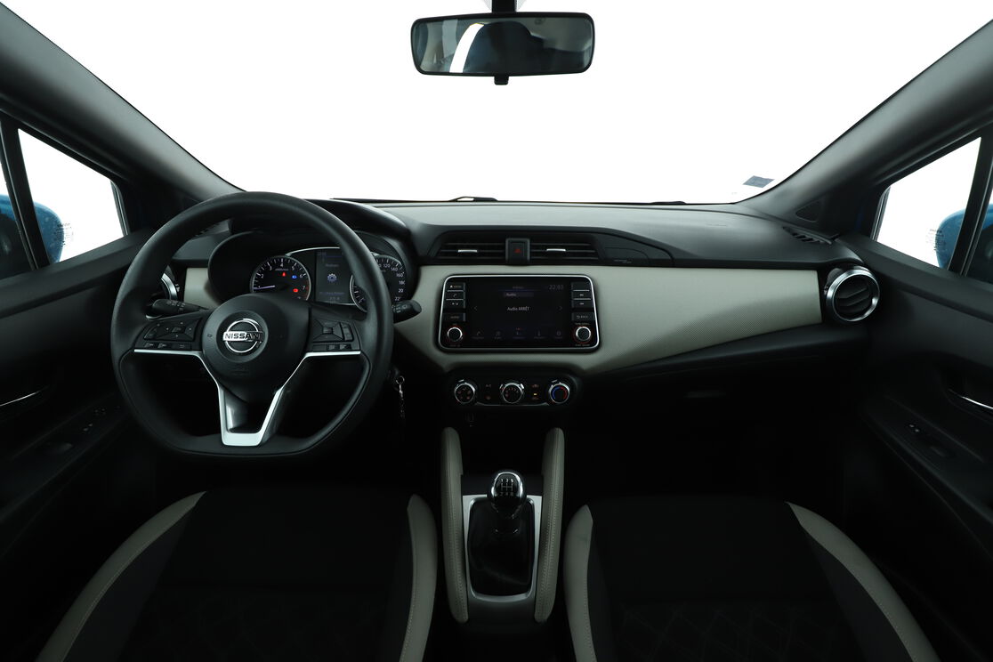 Intérieur côté conducteur depuis le siège arrière