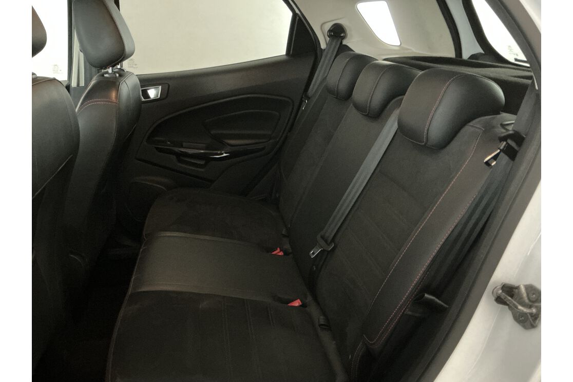 Interno sedili posteriori, dal lato guidatore