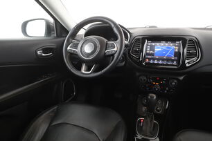 Intérieur côté conducteur depuis le siège arrière