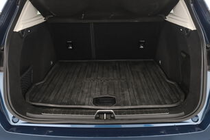 carDetails.imgAlt.interior.9