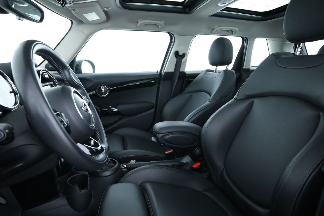 Intérieur côté conducteur 2