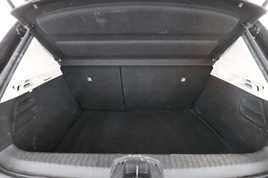 Intérieur coffre 2