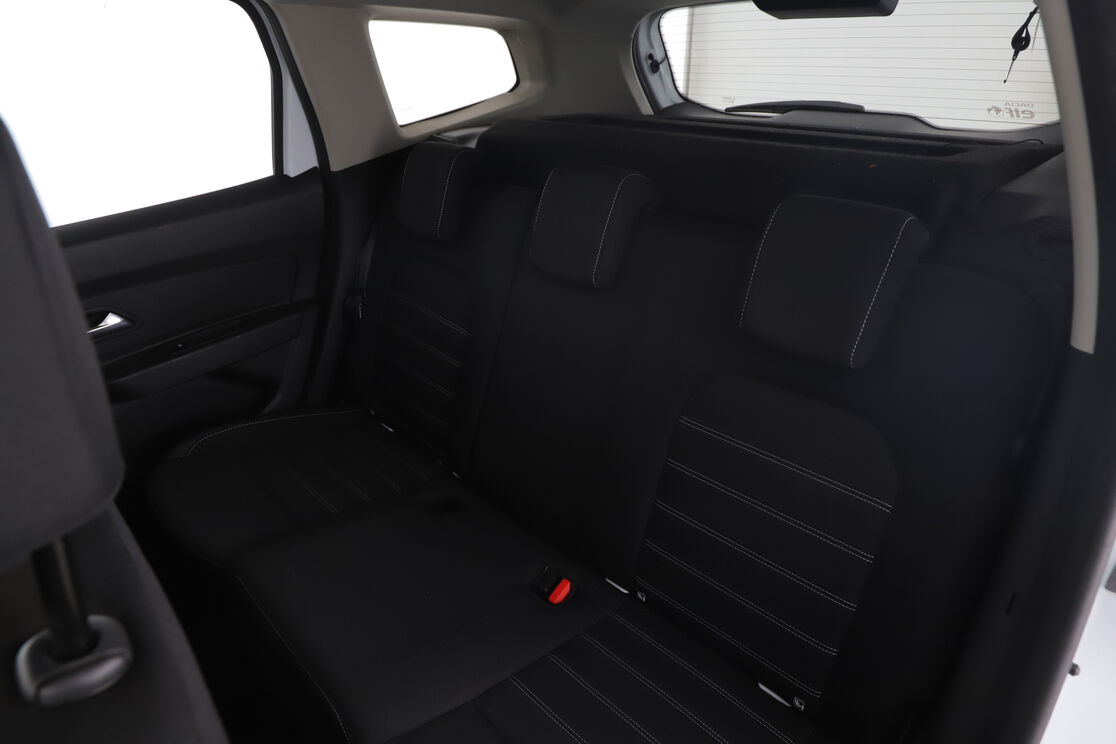 Intérieur sièges arrière depuis le côté conducteur