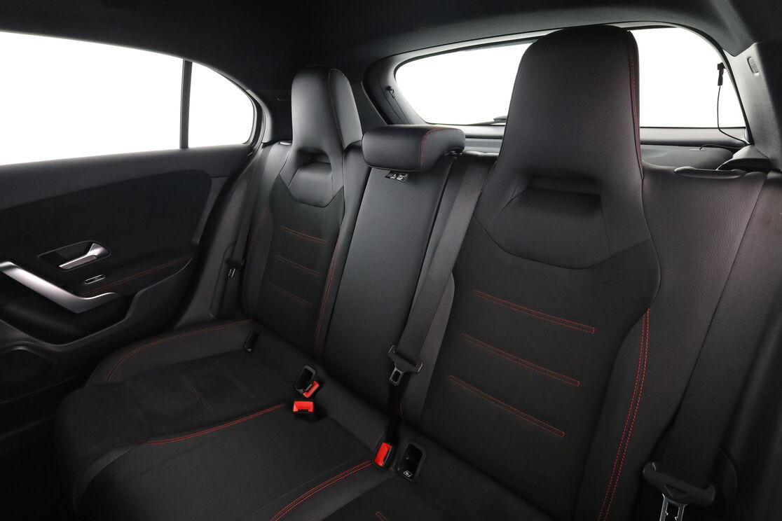 Innenraum Rücksitze Fahrerseite