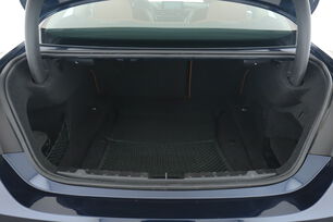 carDetails.imgAlt.interior.9