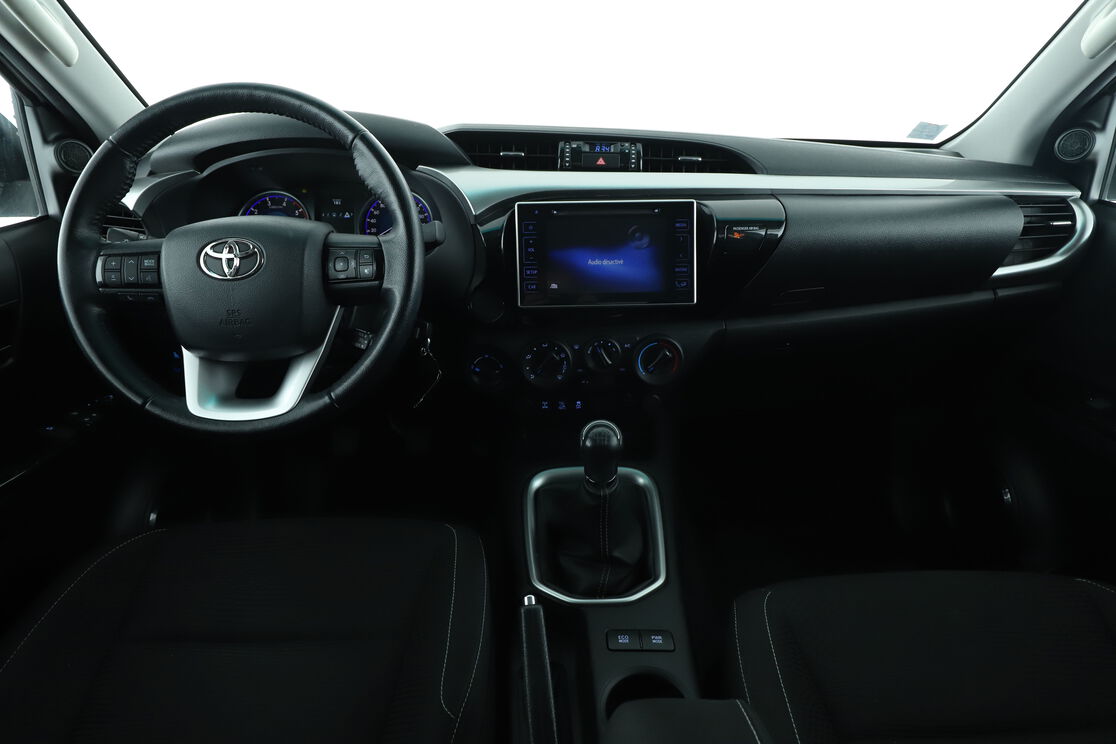 Intérieur avant de l'habitacle depuis le siège arrière