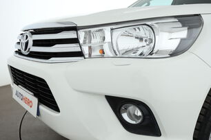 carDetails.imgAlt.interior.14