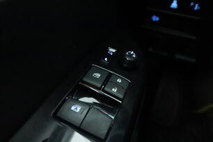 carDetails.imgAlt.interior.9