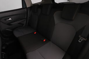 Intérieur sièges arrière depuis le côté conducteur