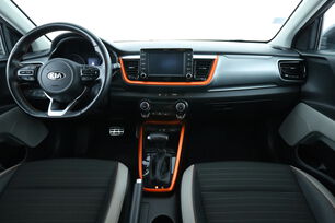 Intérieur avant de l'habitacle depuis le siège arrière