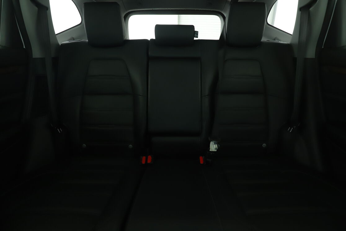 carDetails.imgAlt.interior.12