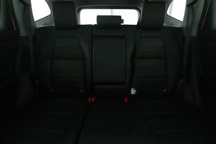 carDetails.imgAlt.interior.12