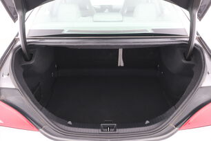 carDetails.imgAlt.interior.9