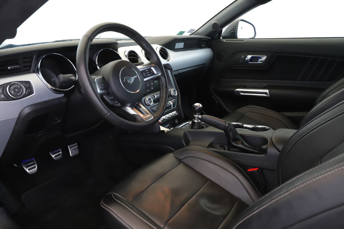 Intérieur côté conducteur 2