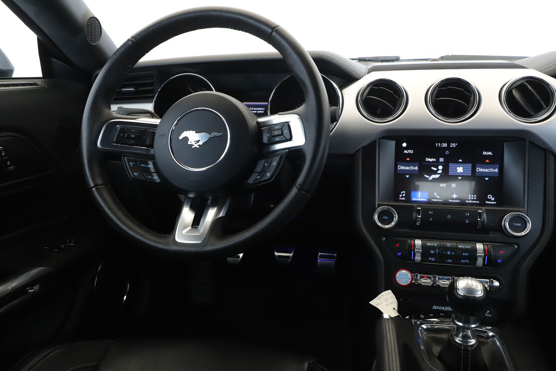 Intérieur côté conducteur depuis le siège arrière