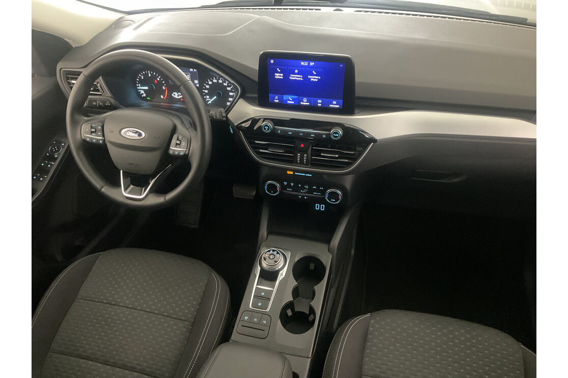 Interno lato guidatore, dal sedile posteriore