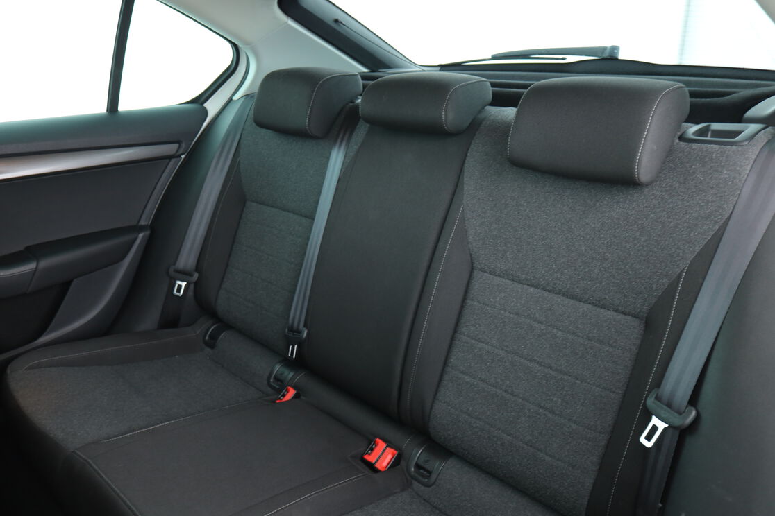 Intérieur sièges arrière depuis le côté conducteur