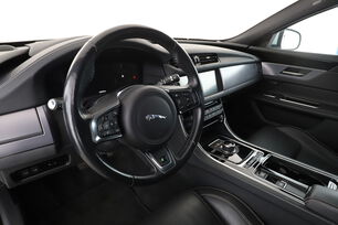 Intérieur côté conducteur 2