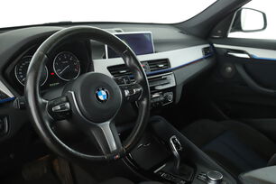 Innenraum auf der Fahrerseite 2