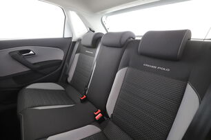 Intérieur sièges arrière depuis le côté conducteur