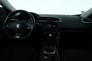 Intérieur avant de l'habitacle depuis le siège arrière