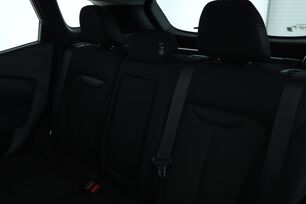 Intérieur sièges arrière depuis le côté conducteur