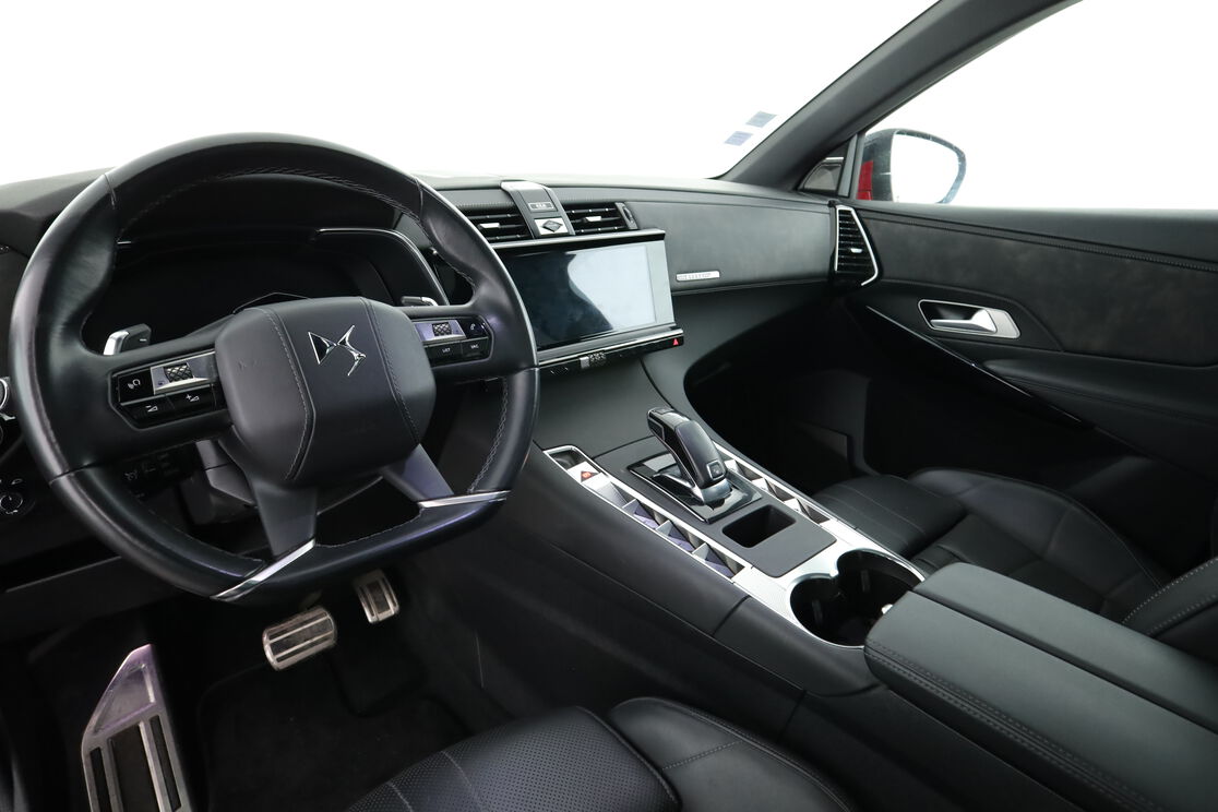 Intérieur côté conducteur 2
