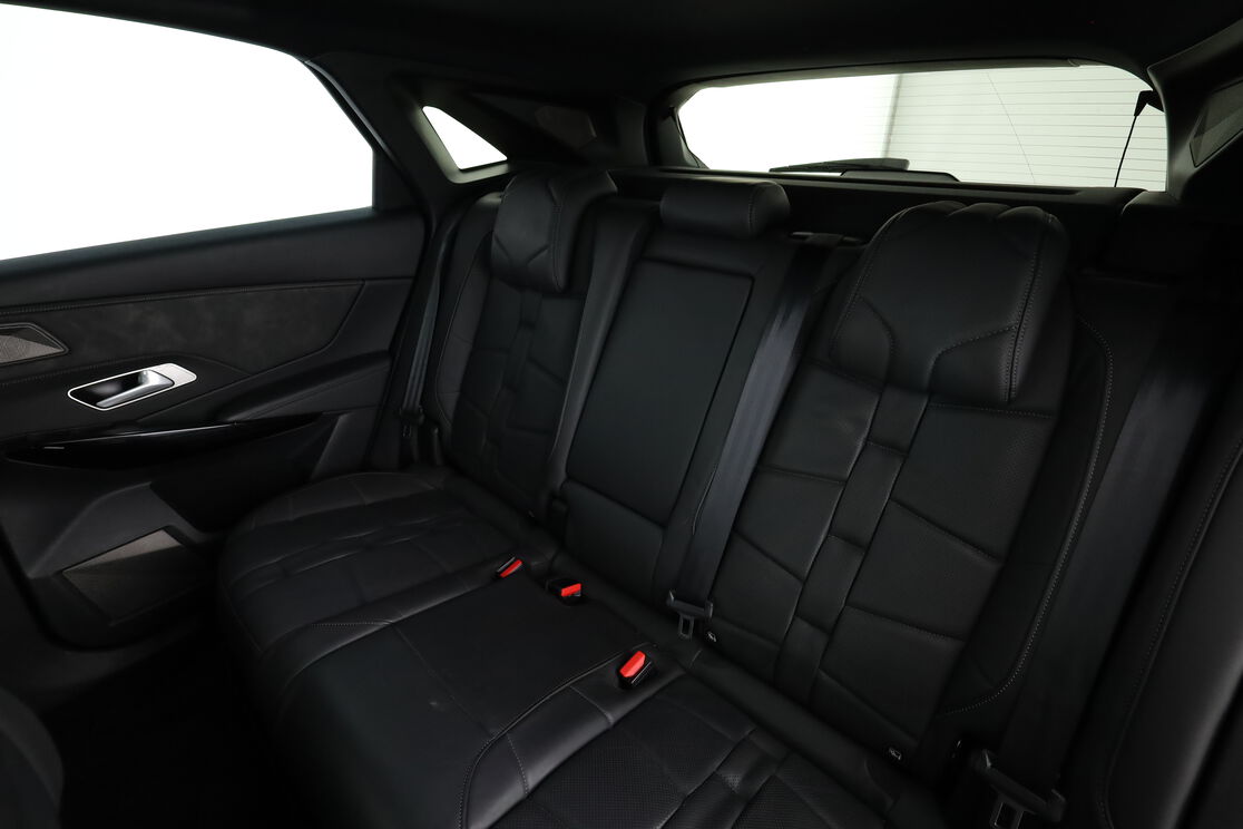 Intérieur sièges arrière depuis le côté conducteur