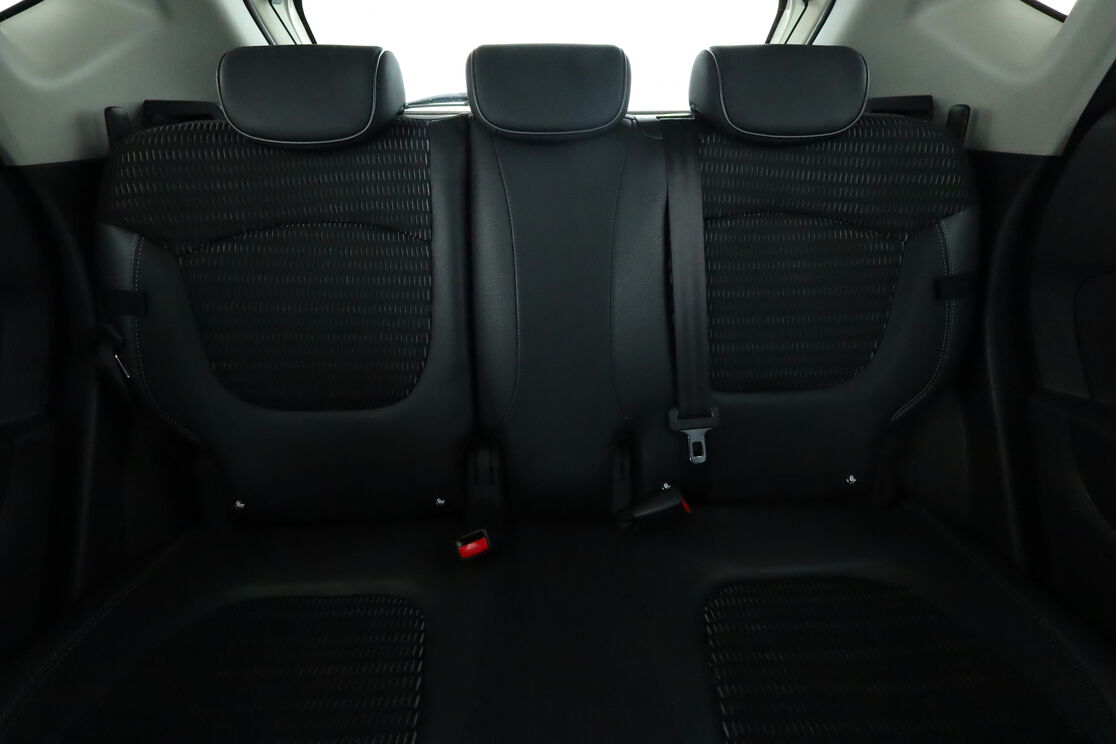 Intérieur sièges arrière depuis le côté conducteur