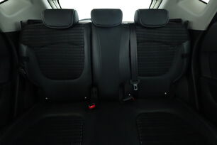 Intérieur sièges arrière depuis le côté conducteur