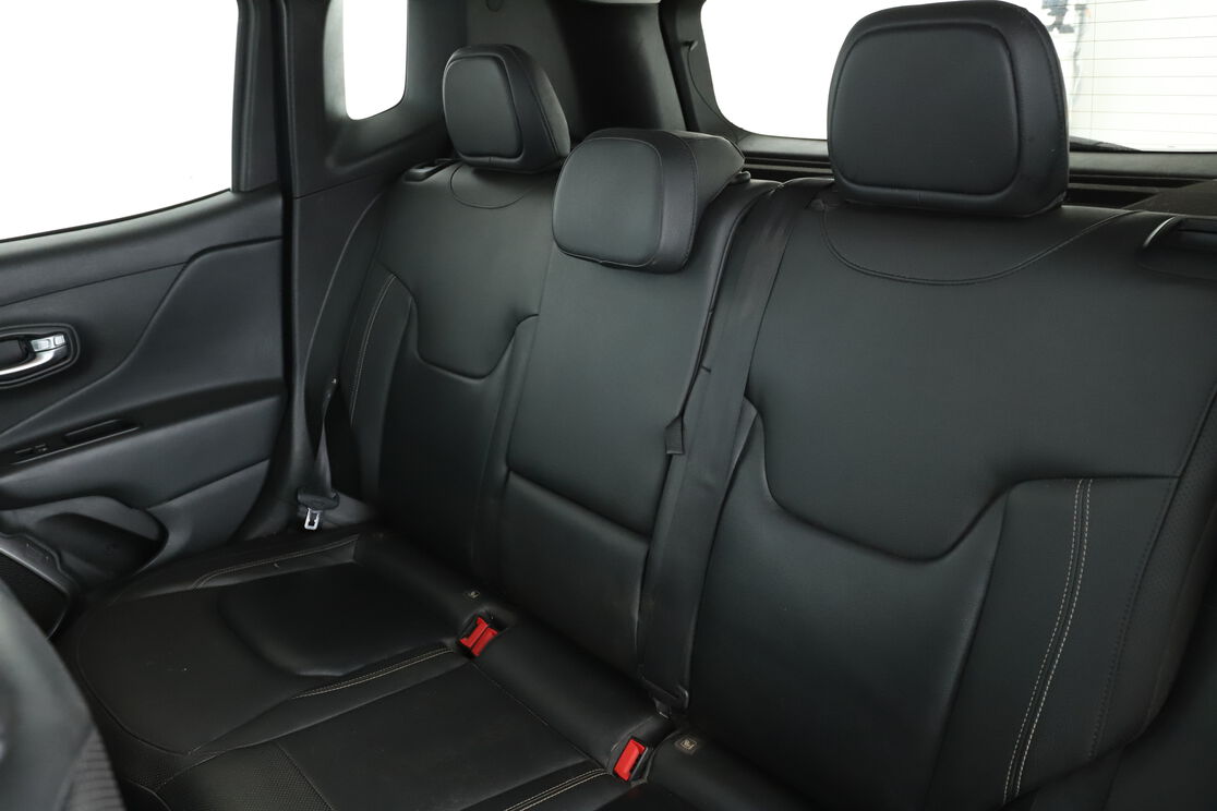 Intérieur sièges arrière depuis le côté conducteur