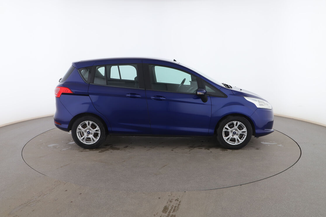 Exterior lado derecho