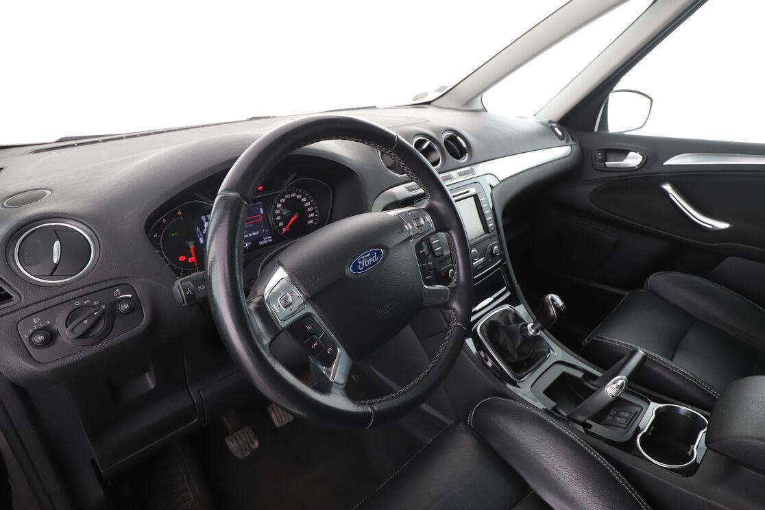 Intérieur côté conducteur 2