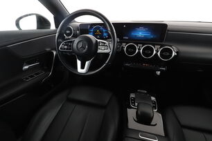 Intérieur côté conducteur depuis le siège arrière