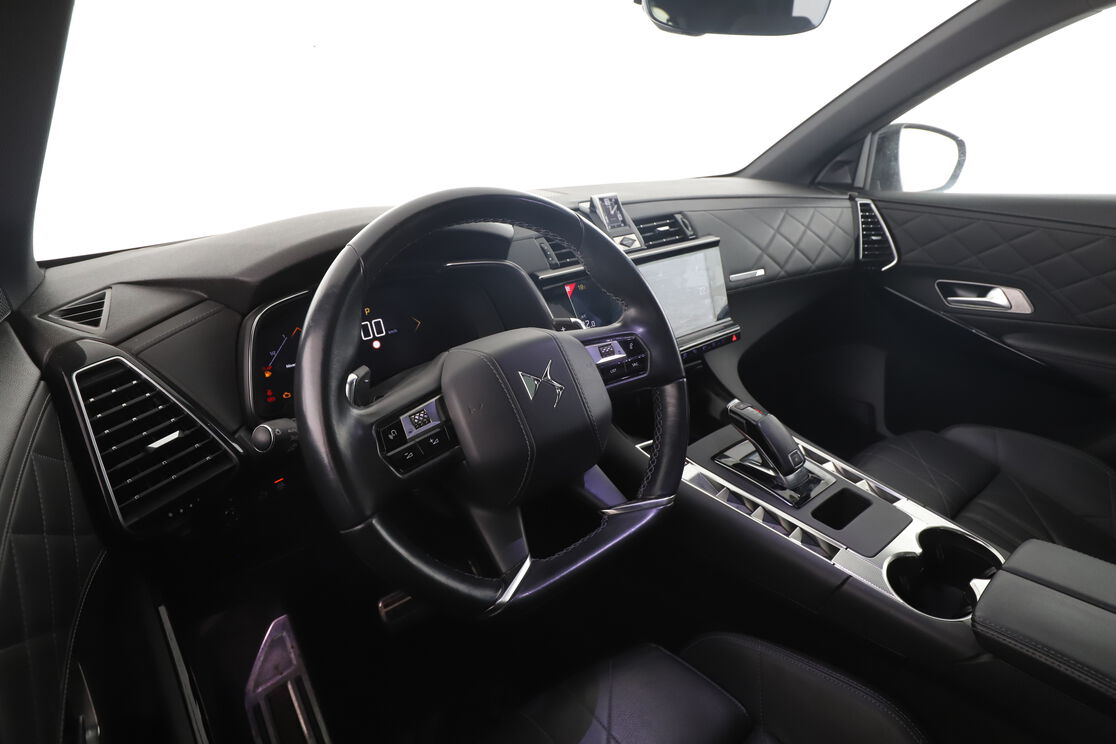 Intérieur côté conducteur 2