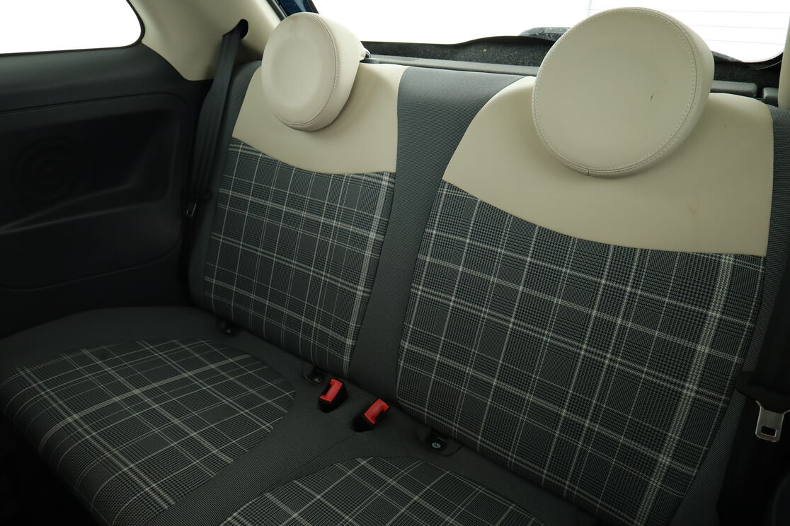Intérieur sièges arrière depuis le côté conducteur