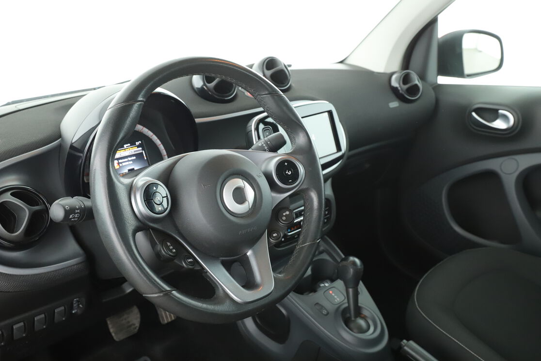 Innenraum auf der Fahrerseite 2
