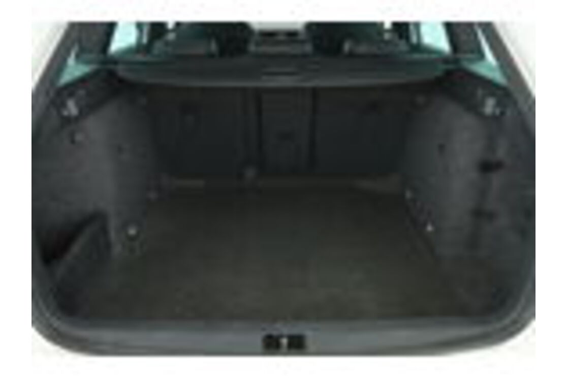 carDetails.imgAlt.interior.9