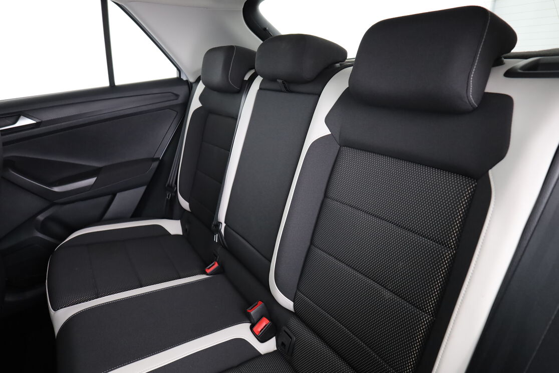 Intérieur sièges arrière depuis le côté conducteur