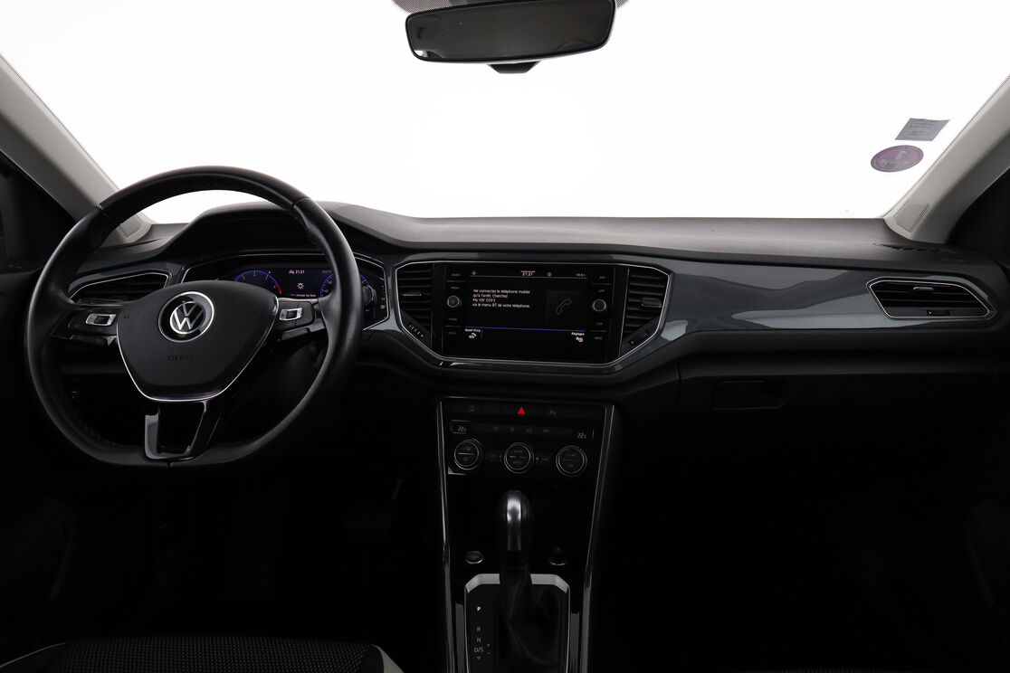 Intérieur avant de l'habitacle depuis le siège arrière