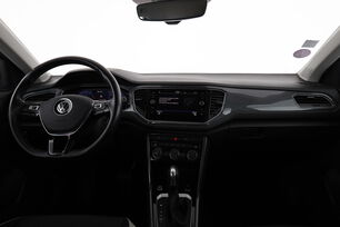 Intérieur avant de l'habitacle depuis le siège arrière