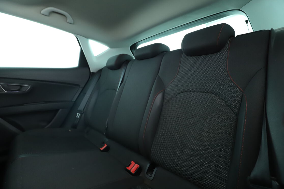 Intérieur sièges arrière depuis le côté conducteur