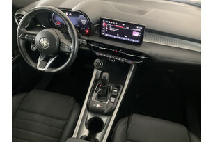 Interno lato guidatore, dal sedile posteriore
