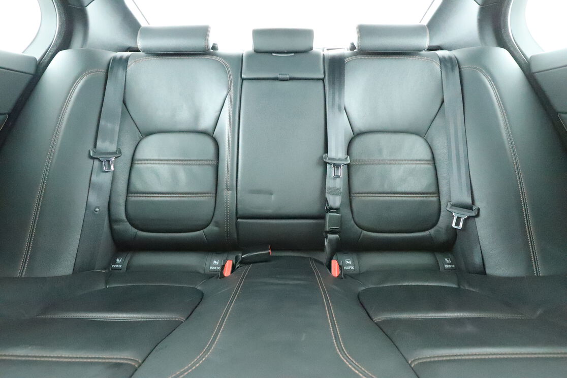 Intérieur côté conducteur depuis le siège arrière