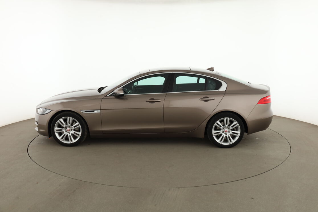 Extérieur côté gauche